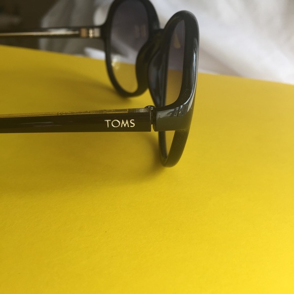 Toms Sunglasses - Picture 2 of 5